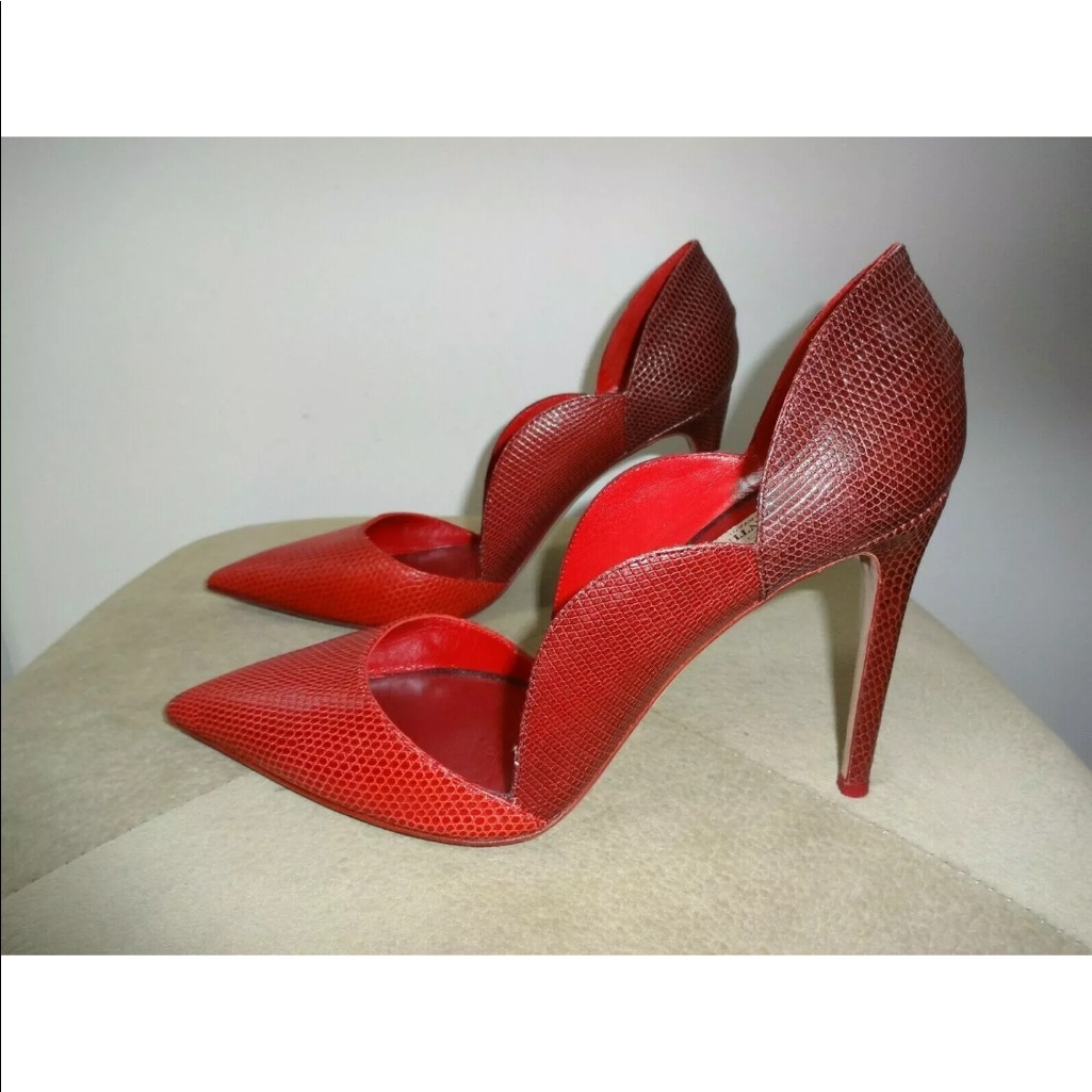 Valentino Garavani Scalloped Red/Burgundy Pumps 39